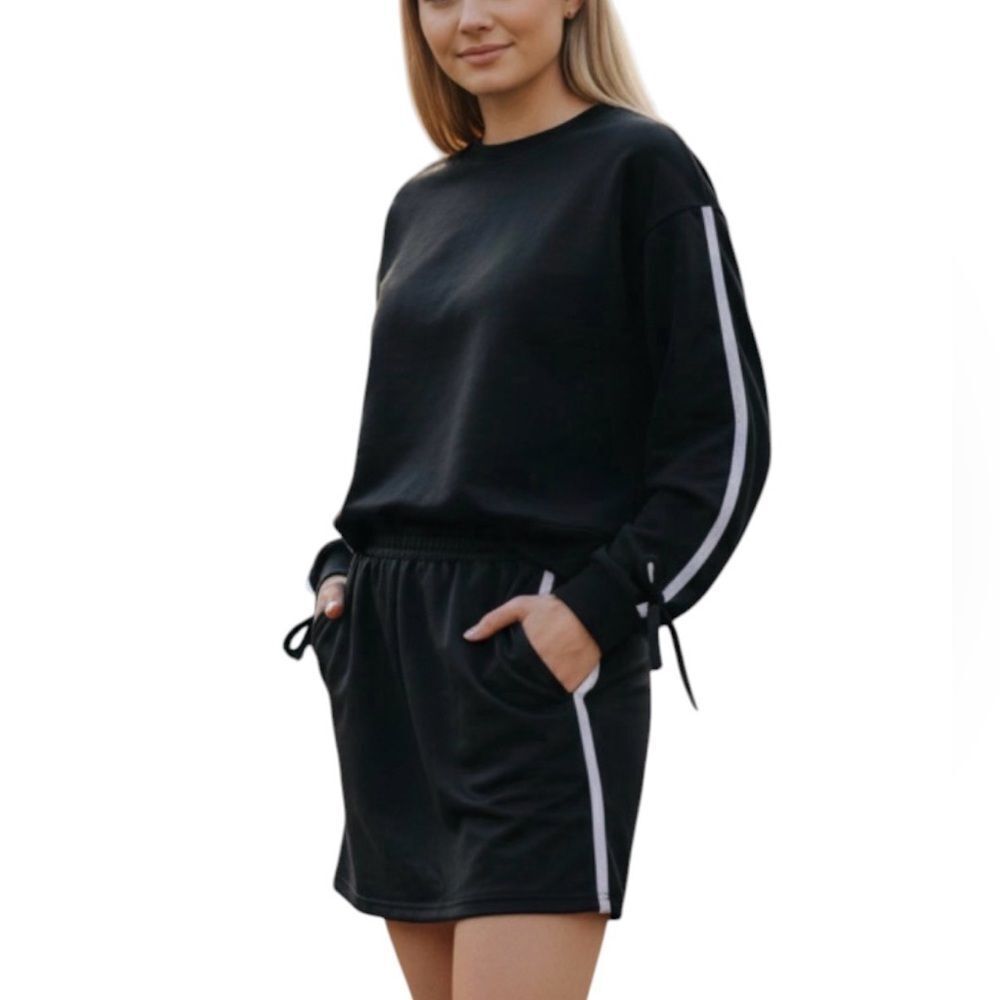 Women’s Unbranded 2pc Black & White Skort Set(Size Small)
